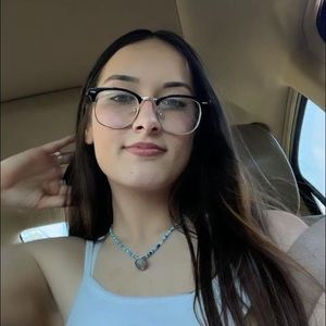 Meet your Posher, Keely